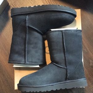 NIB Classic Short Black UGGs